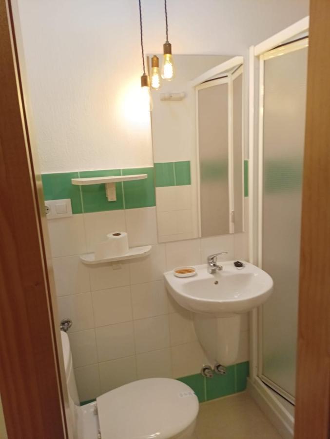 Hospedium Dlj Hostal Ben Nassar Arjona Ngoại thất bức ảnh
