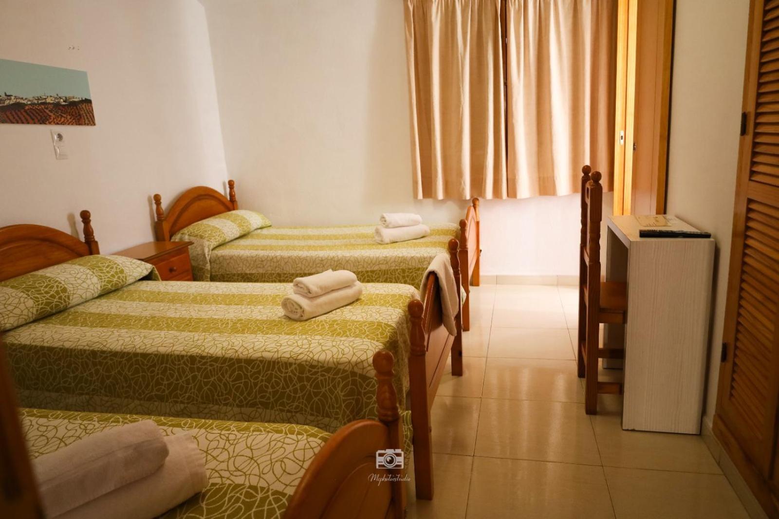 Hospedium Dlj Hostal Ben Nassar Arjona Ngoại thất bức ảnh