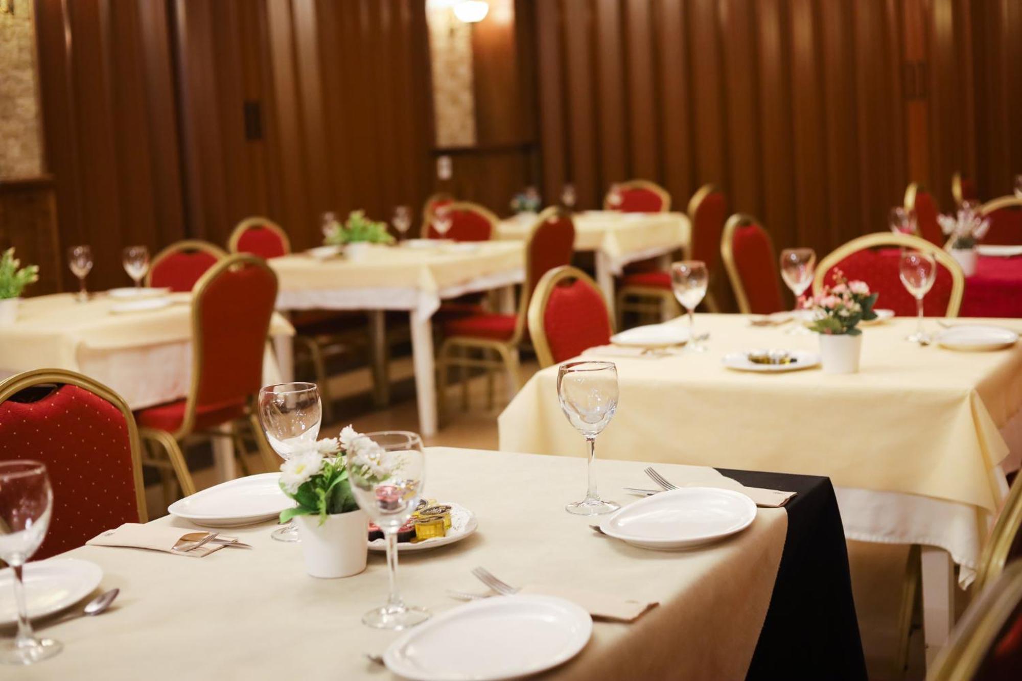 Hospedium Dlj Hostal Ben Nassar Arjona Ngoại thất bức ảnh