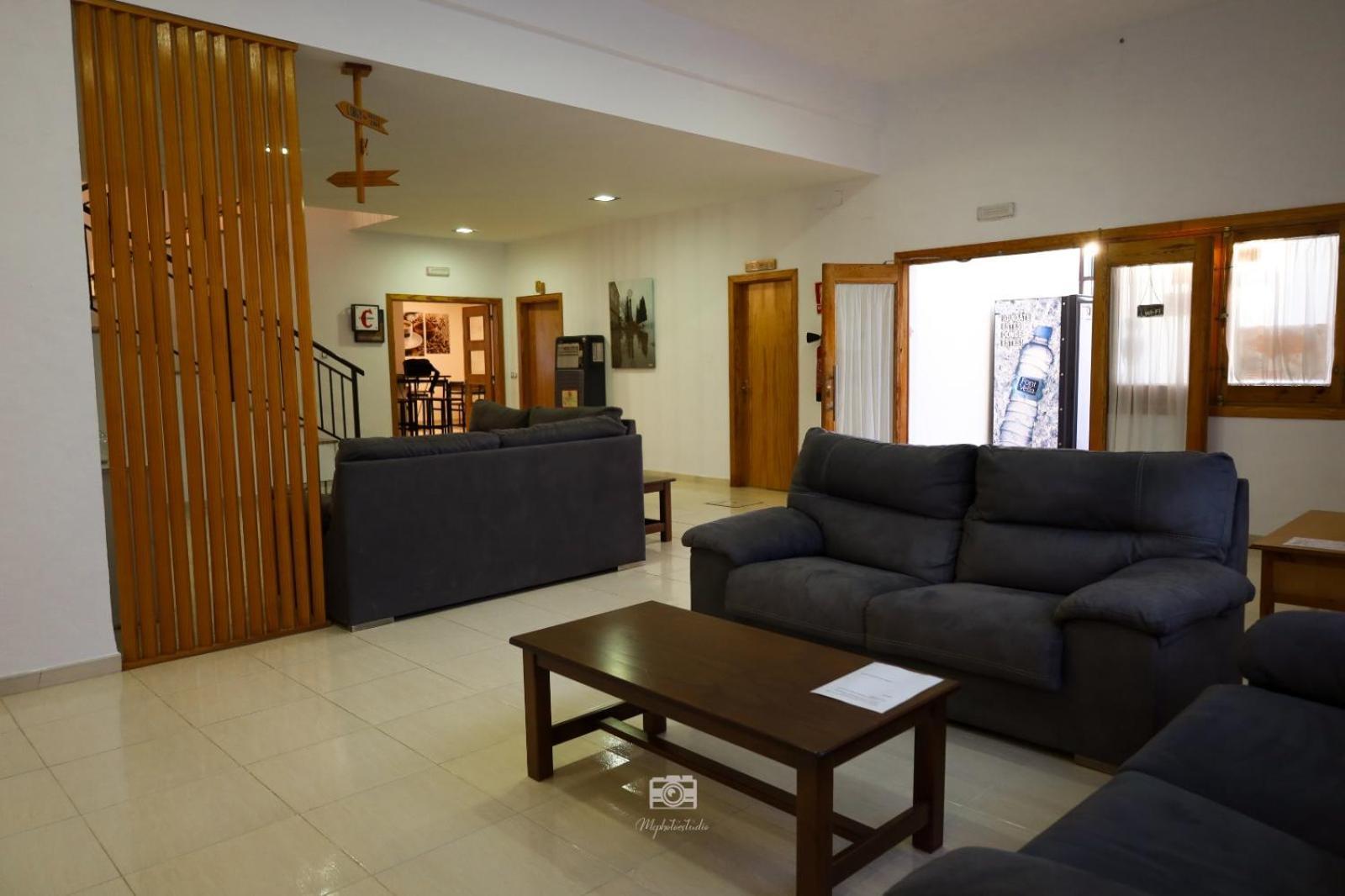 Hospedium Dlj Hostal Ben Nassar Arjona Ngoại thất bức ảnh